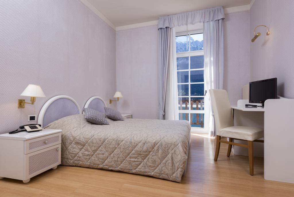 Grand Hotel Molveno Szoba fotó