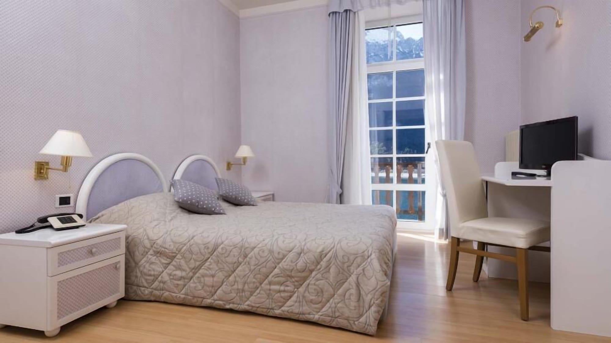 Grand Hotel Molveno Kültér fotó